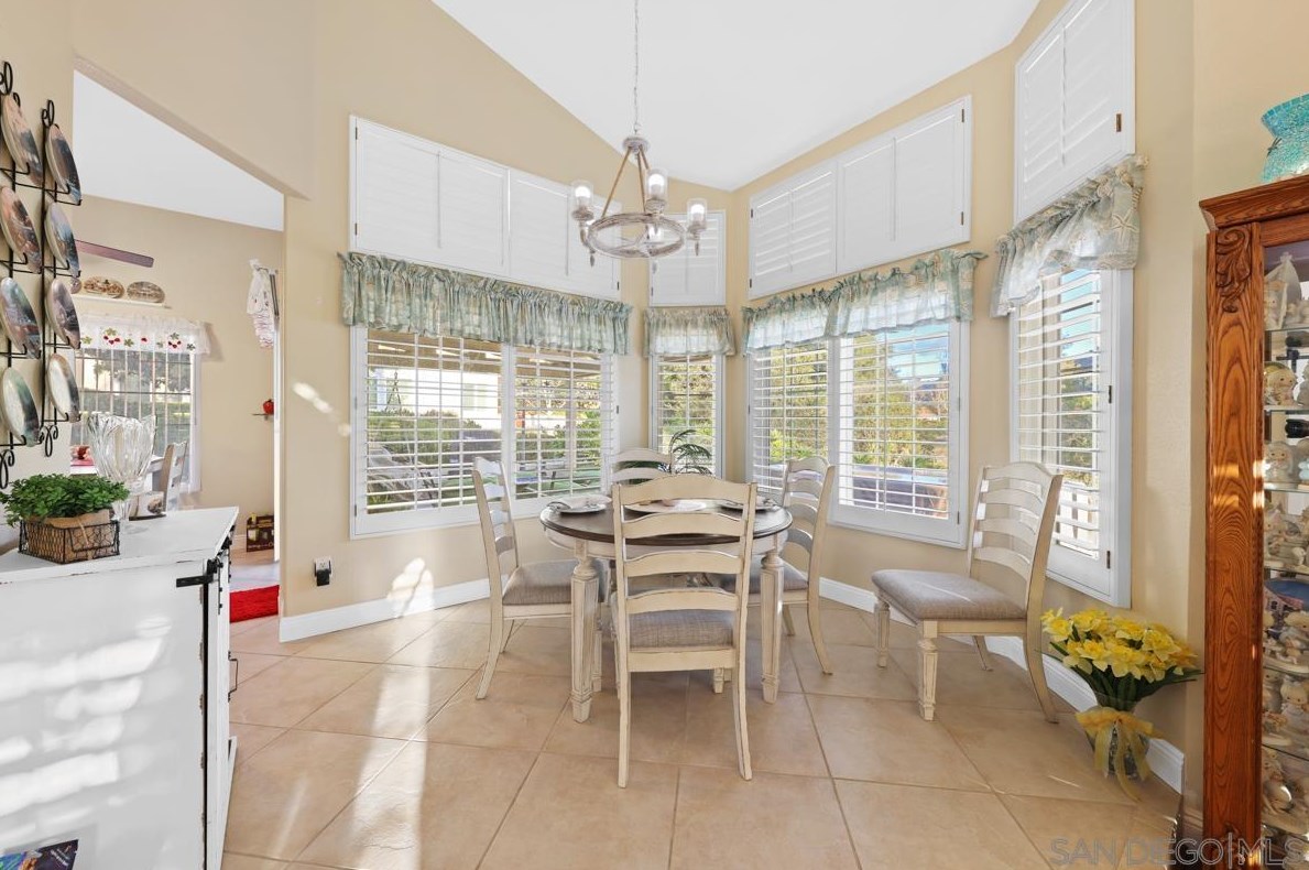 29427 Circle R Greens Dr, Escondido CA  92026-5911 exterior