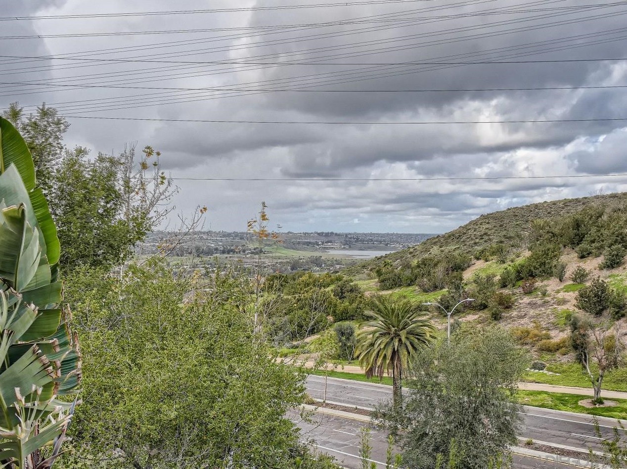 2167 Palo Alto Dr, Chula Vista CA  91914-4487 exterior