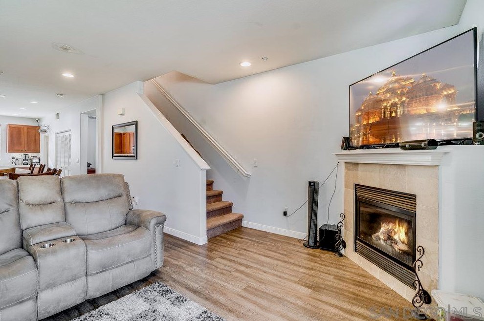1593 Hackberry Pl, Chula Vista CA  91915-1709 exterior