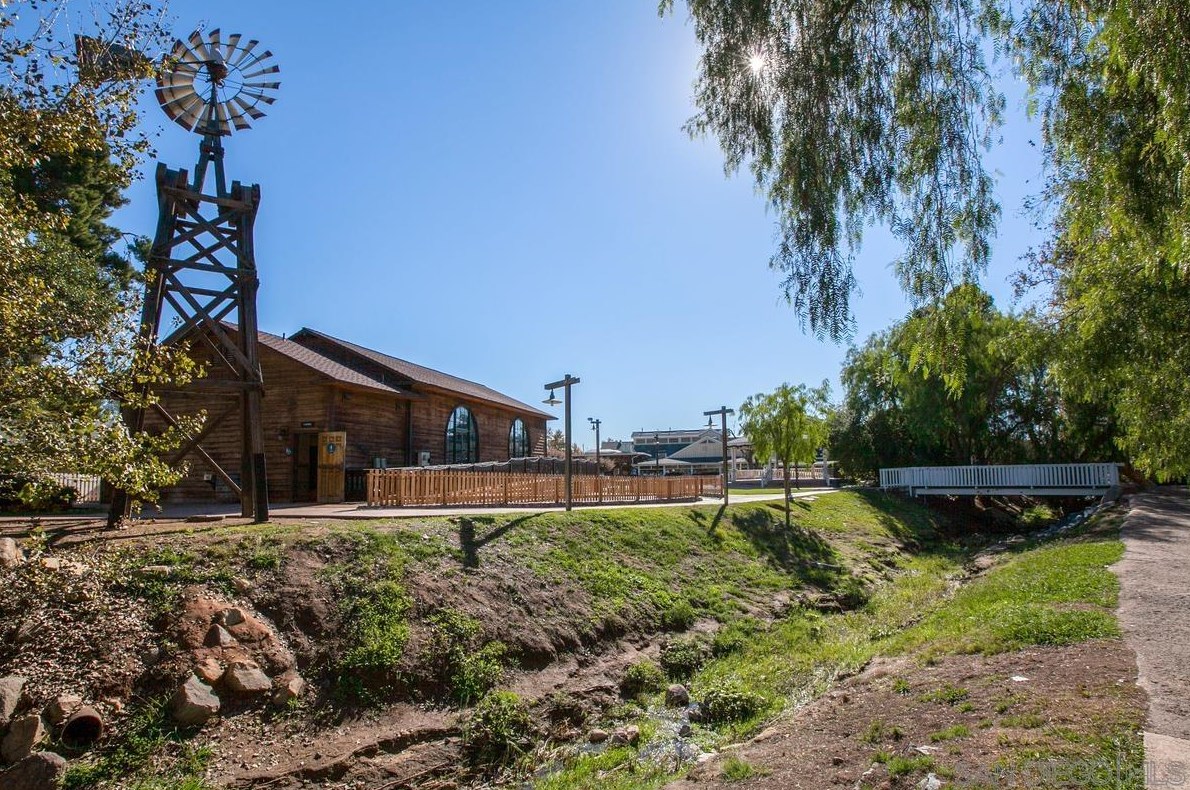 13141 Mulberry Tree Ln, Poway CA  exterior