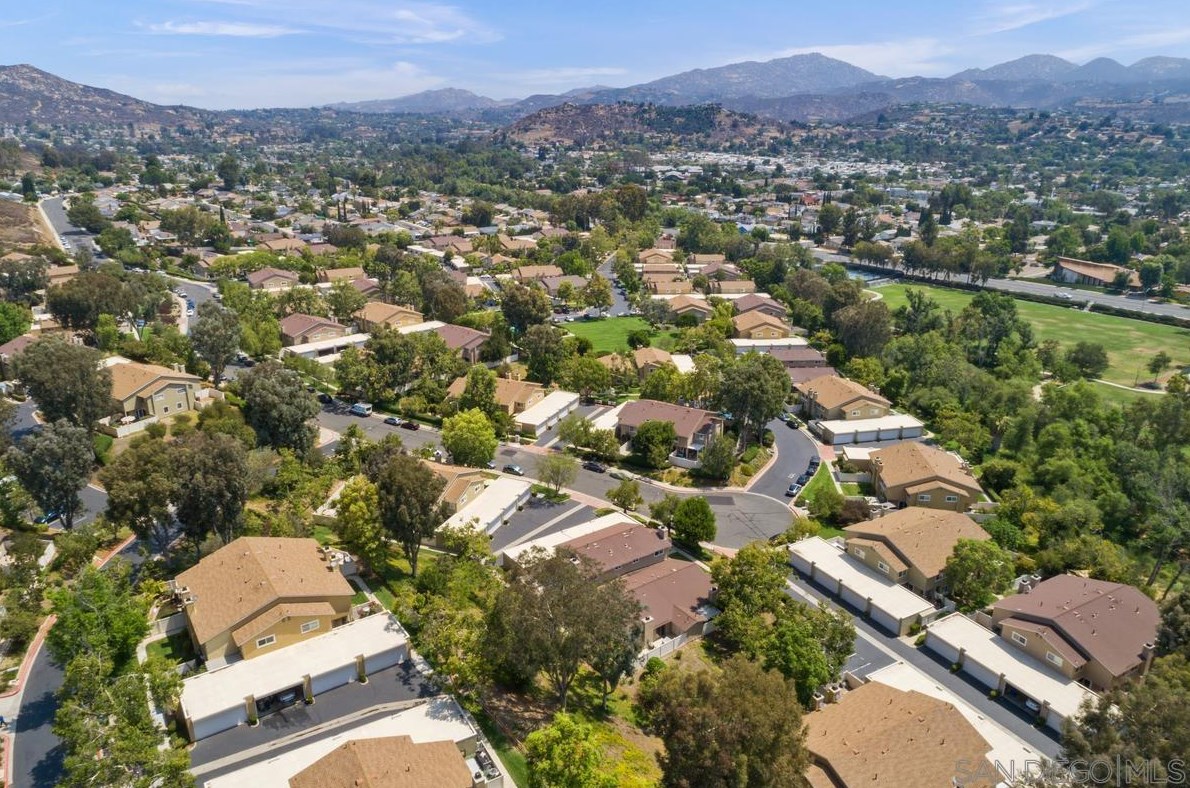 13141 Mulberry Tree Ln, Poway CA  exterior