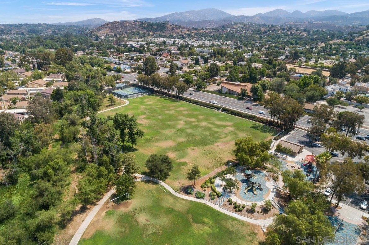 13141 Mulberry Tree Ln, Poway CA  exterior