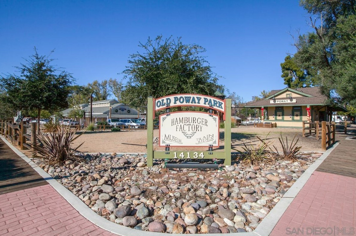 13141 Mulberry Tree Ln, Poway CA  exterior