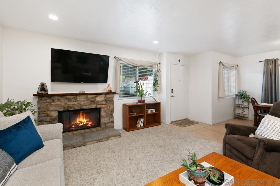 13141 Mulberry Tree Ln, Poway CA  exterior