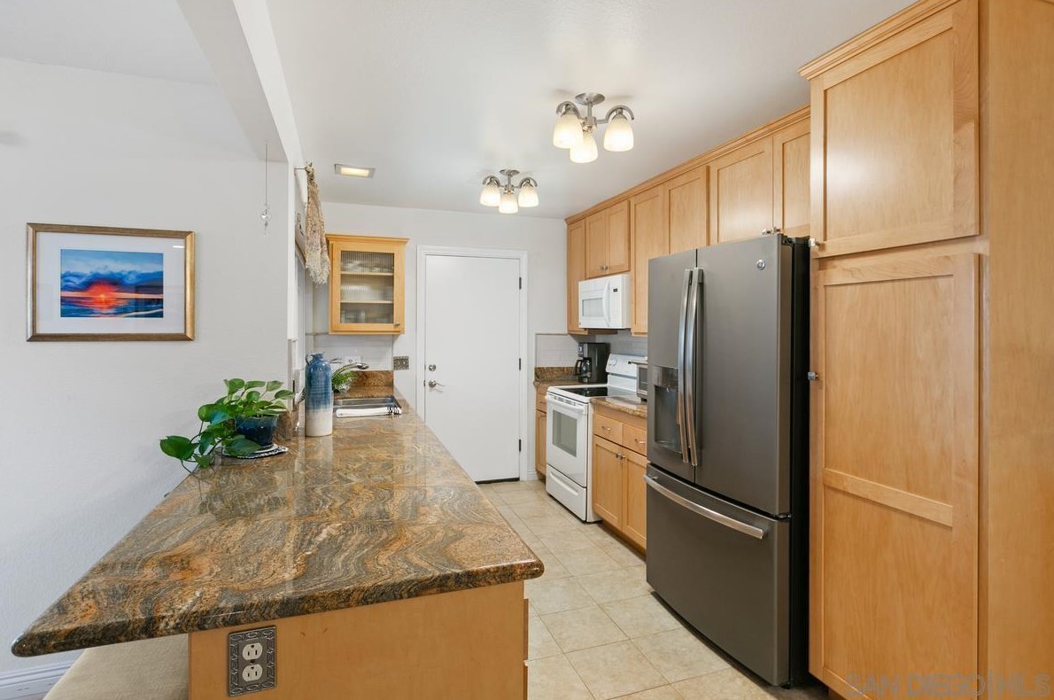 13141 Mulberry Tree Ln, Poway CA  exterior