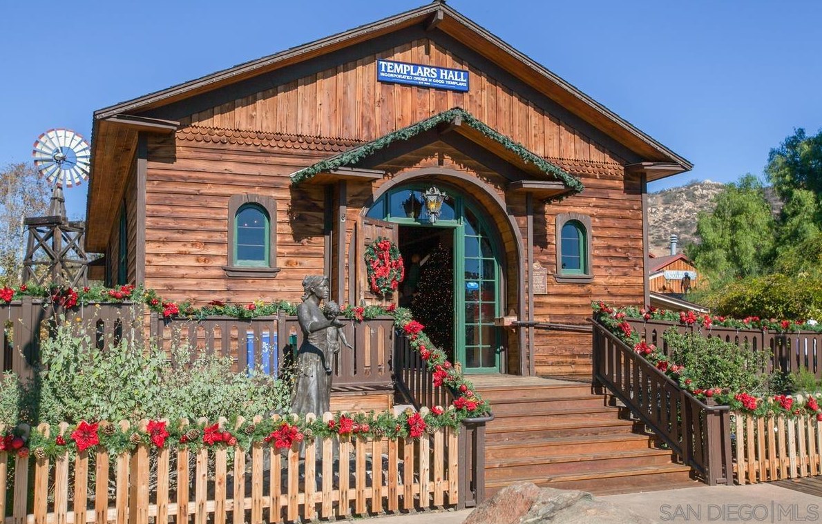 13141 Mulberry Tree Ln, Poway CA  exterior