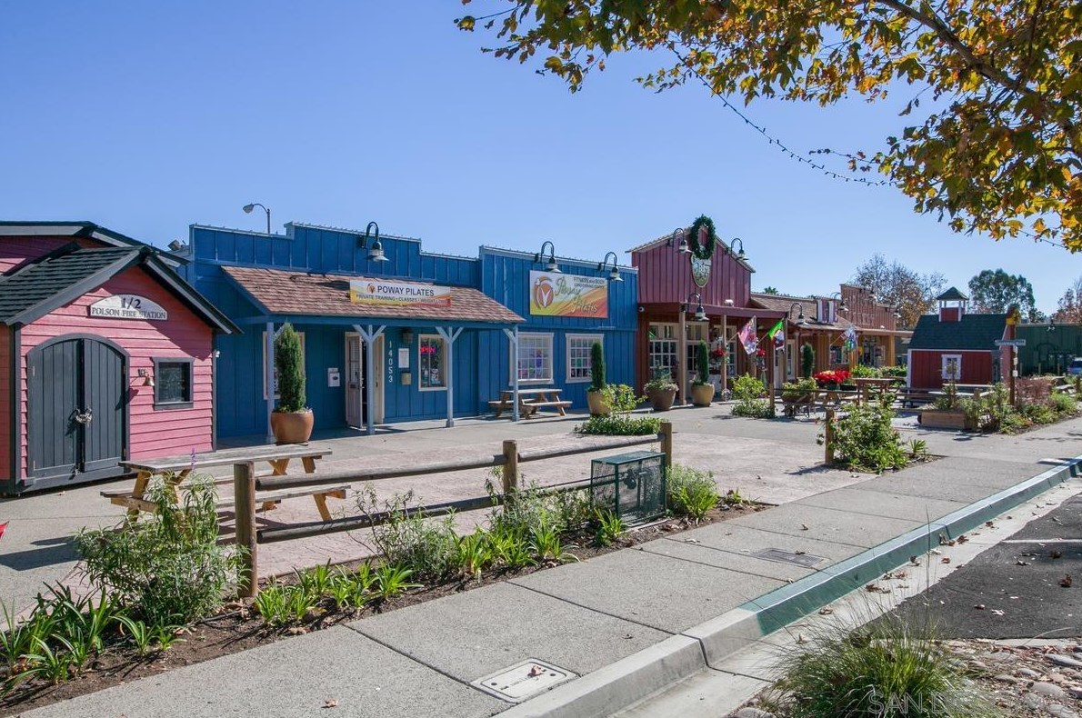 13141 Mulberry Tree Ln, Poway CA  exterior