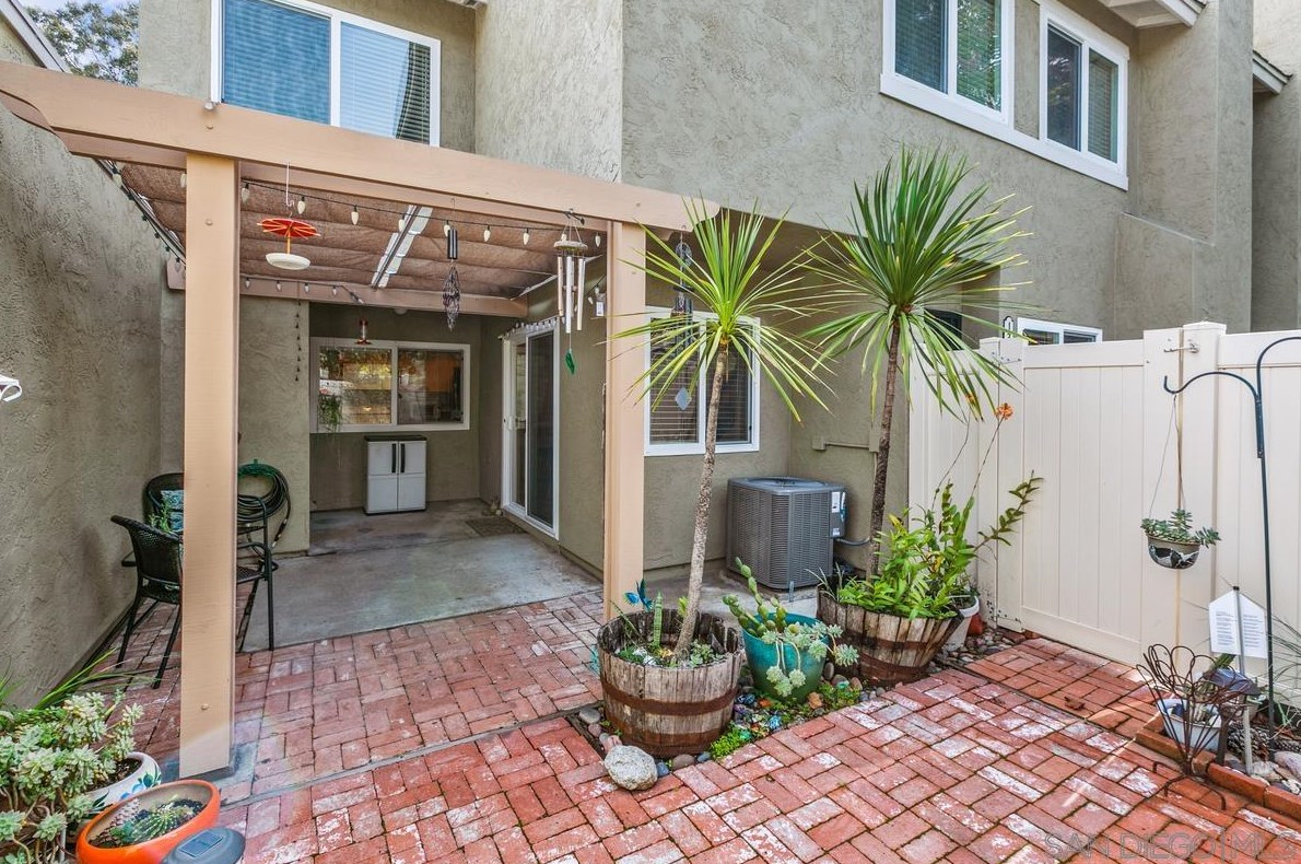 13141 Mulberry Tree Ln, Poway CA  exterior