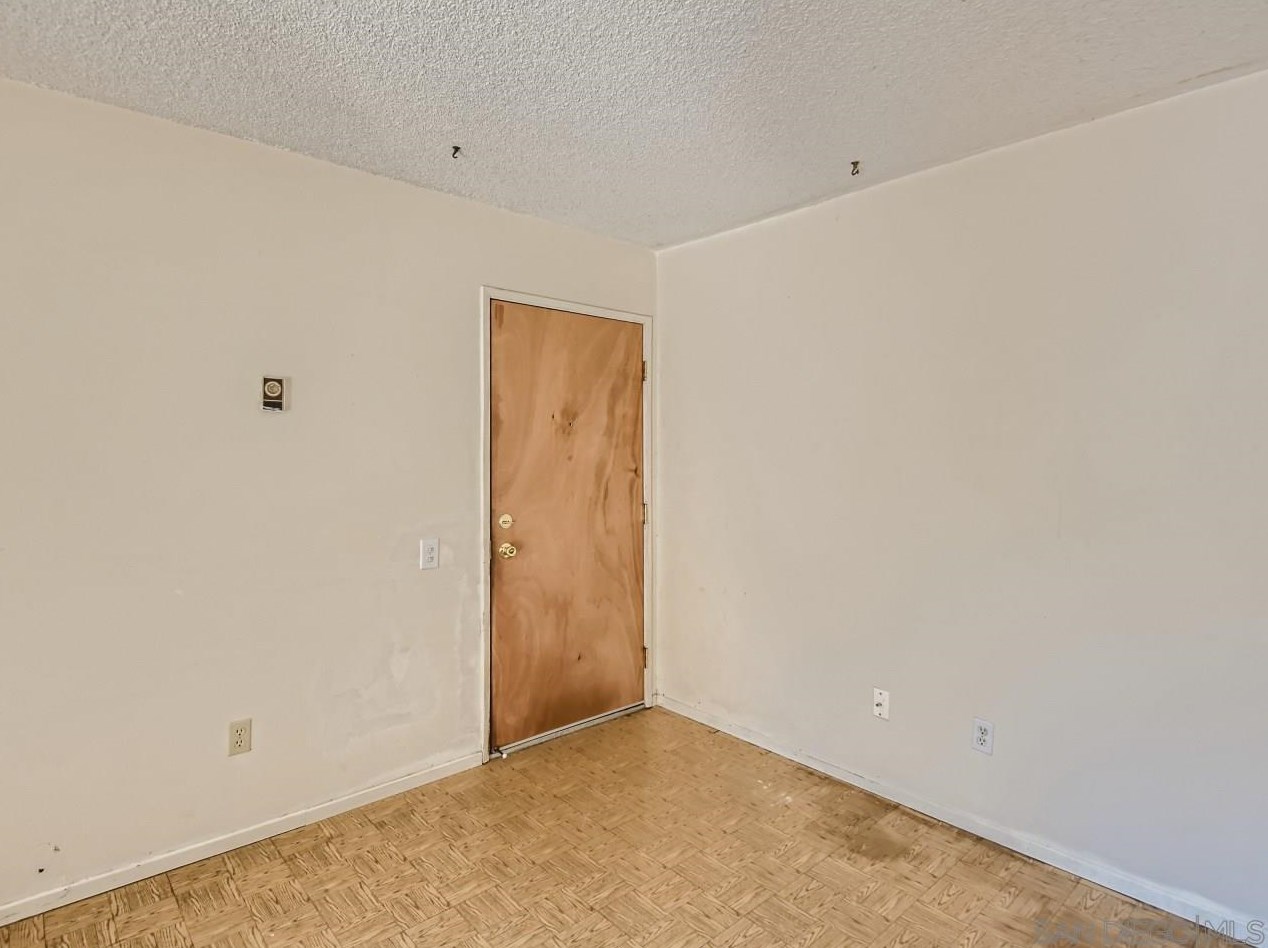 8757 Wahl St, Santee CA  92071-3352 exterior