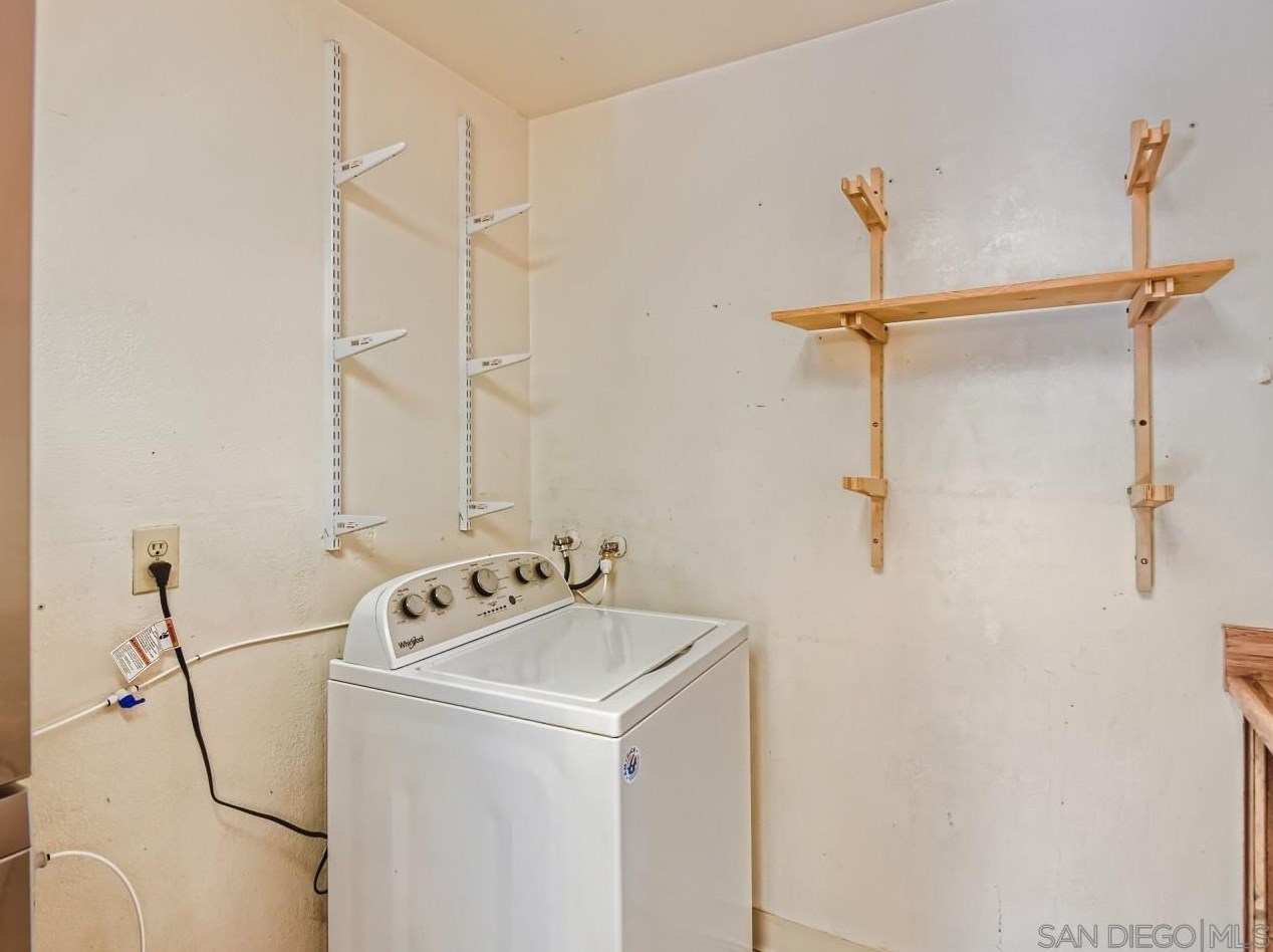 8757 Wahl St, Santee CA  92071-3352 exterior