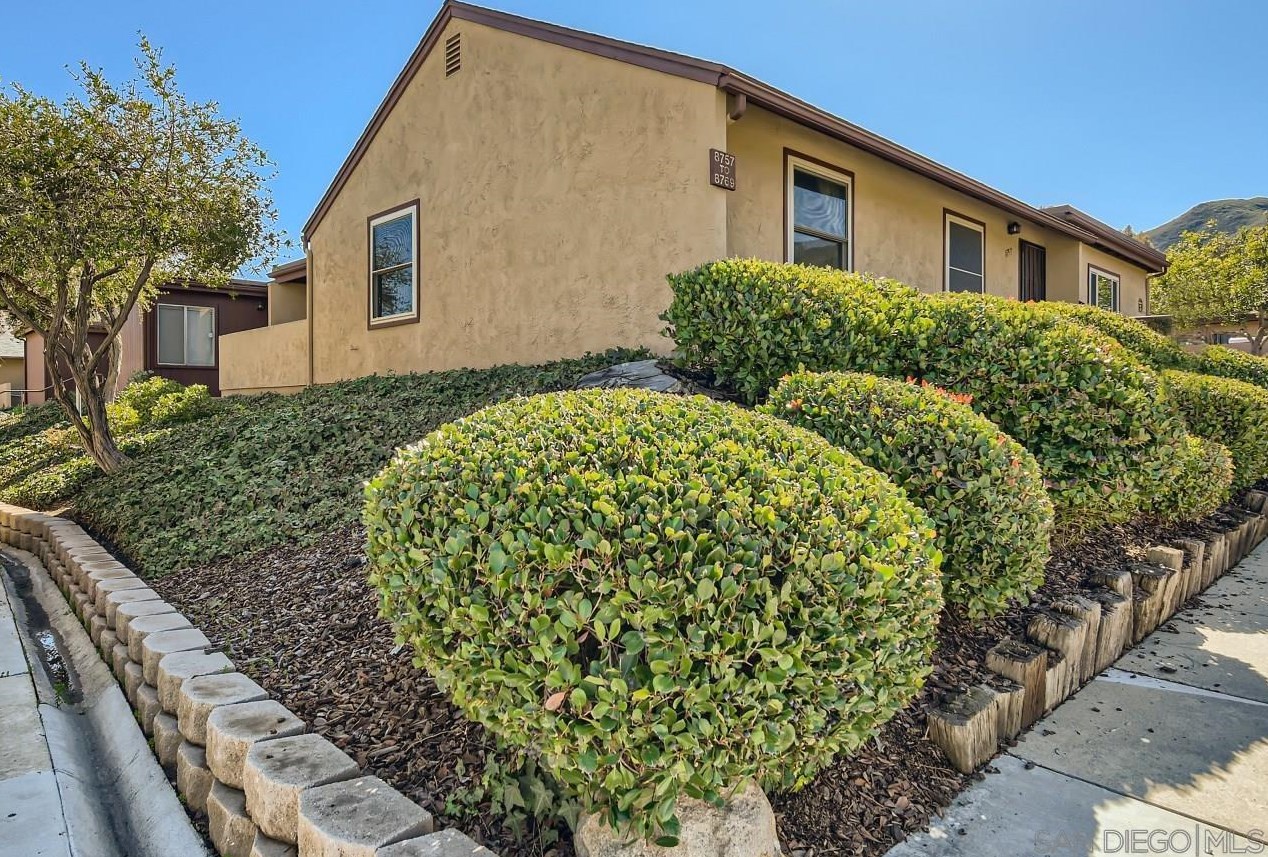 8757 Wahl St, Santee CA  92071-3352 exterior