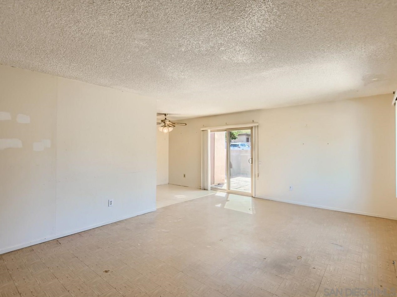 8757 Wahl St, Santee CA  92071-3352 exterior