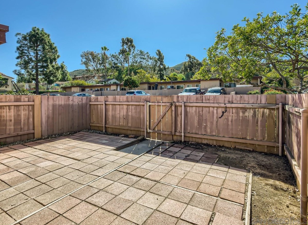 8757 Wahl St, Santee CA  92071-3352 exterior