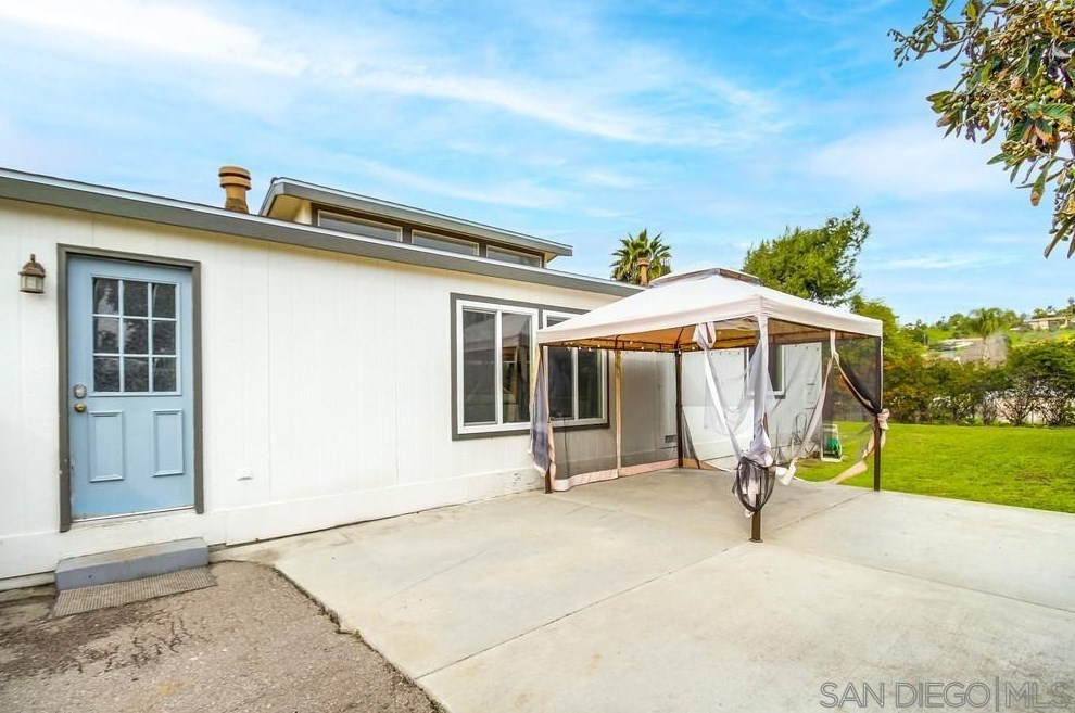 9380 Lori Mar Ct, Spring Valley CA  91977-2700 exterior