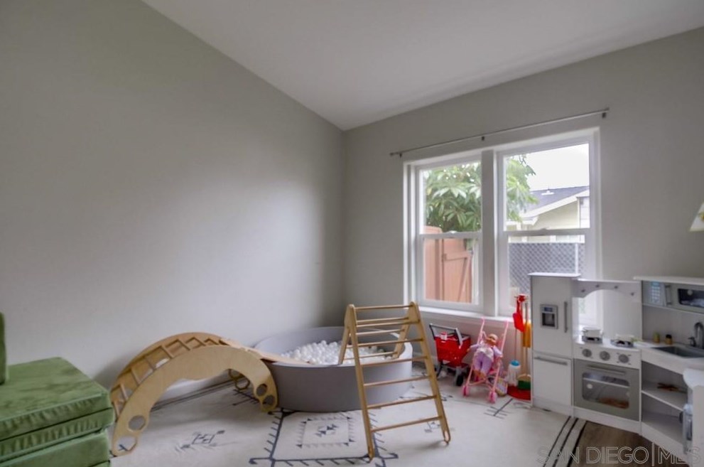 9380 Lori Mar Ct, Spring Valley CA  91977-2700 exterior