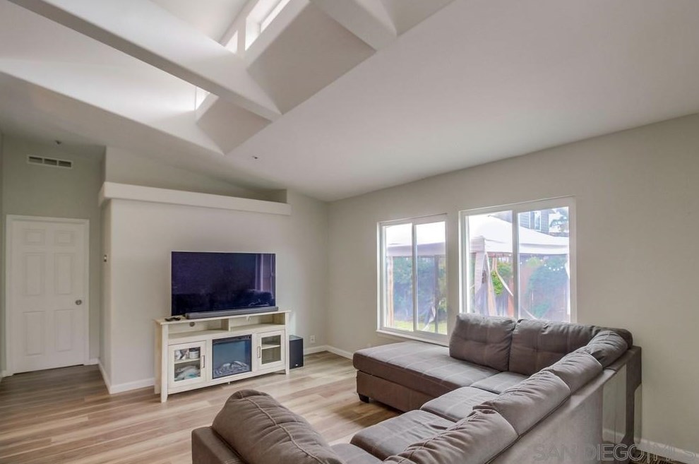 9380 Lori Mar Ct, Spring Valley CA  91977-2700 exterior