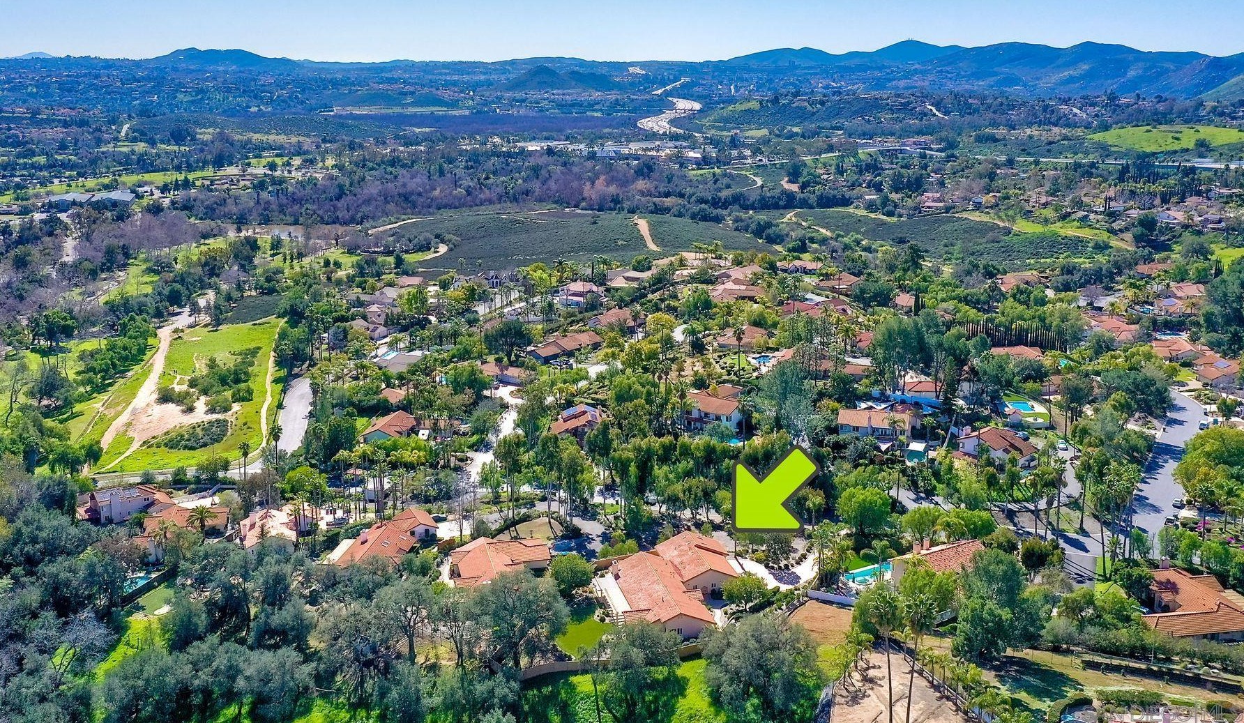 2822 Pasatiempo Gln, Escondido CA  92025-7356 exterior