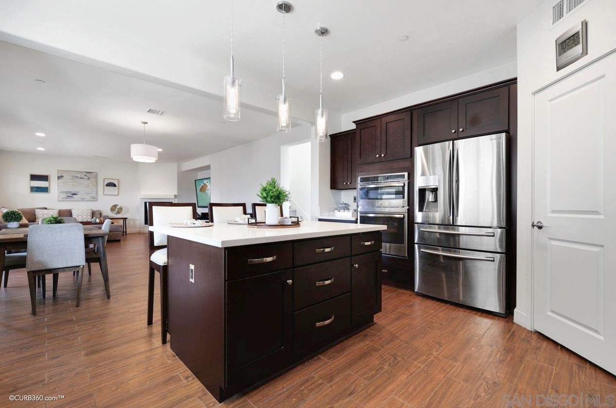 1675 Felicita Ln, Escondido CA  92025-5641 exterior