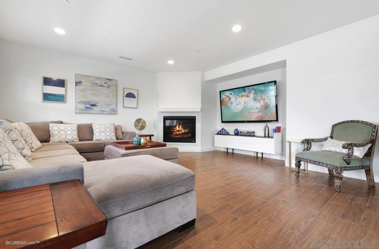 1675 Felicita Ln, Escondido CA  92025-5641 exterior