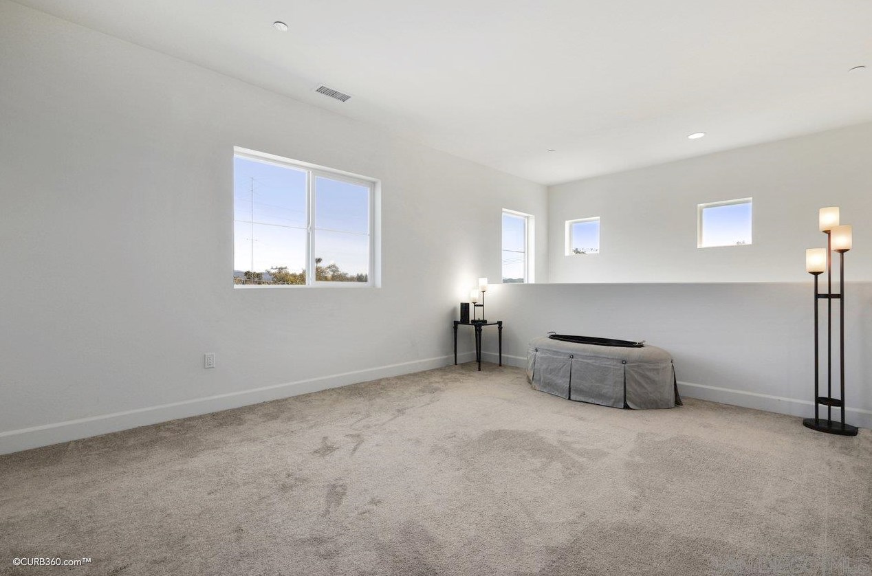 1675 Felicita Ln, Escondido CA  92025-5641 exterior