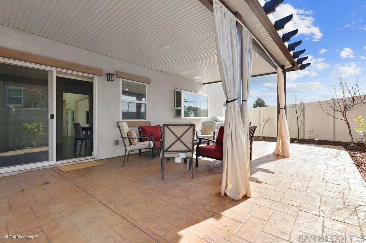 1675 Felicita Ln, Escondido CA  92025-5641 exterior