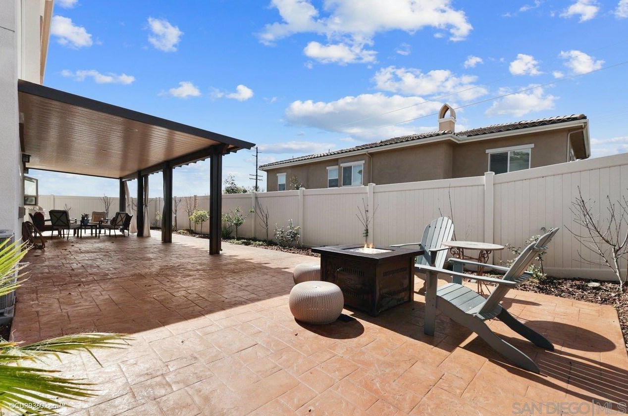 1675 Felicita Ln, Escondido CA  92025-5641 exterior