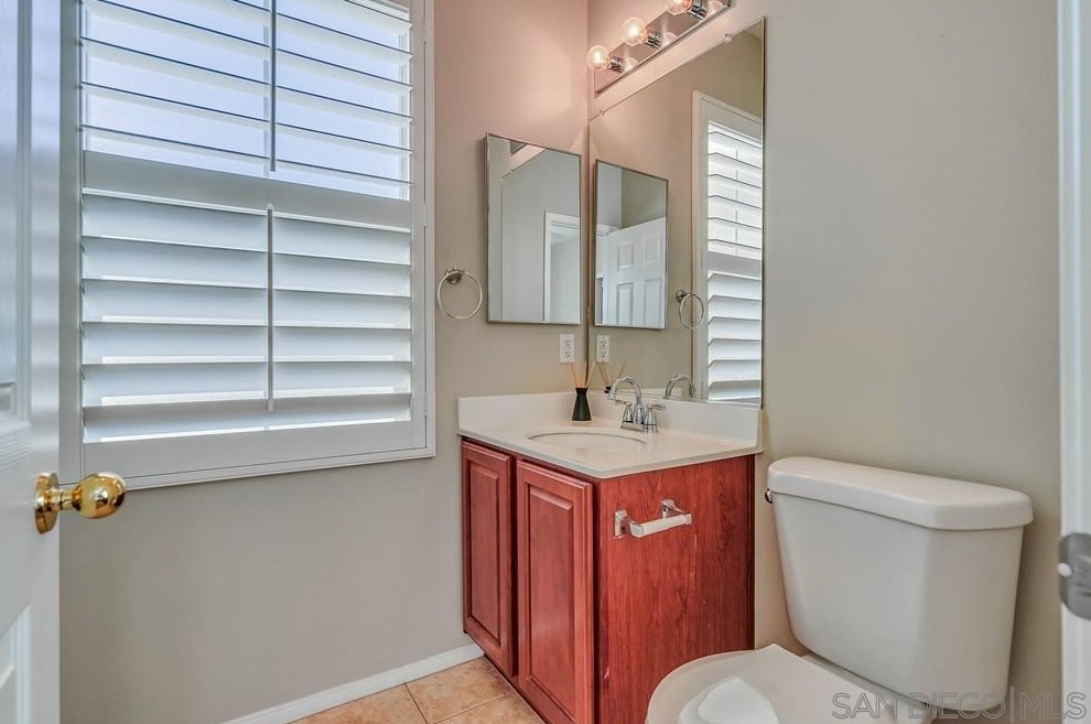 32758 Stonefield Ln, Temecula CA  92592-7207 exterior