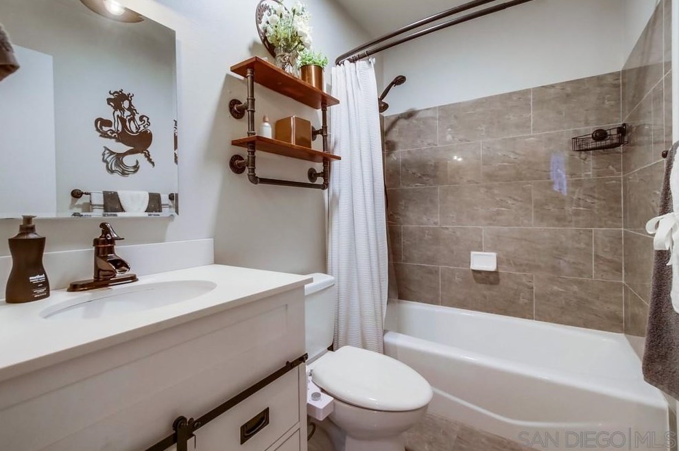 12752 Roberto Way, Poway CA  92064-2631 exterior