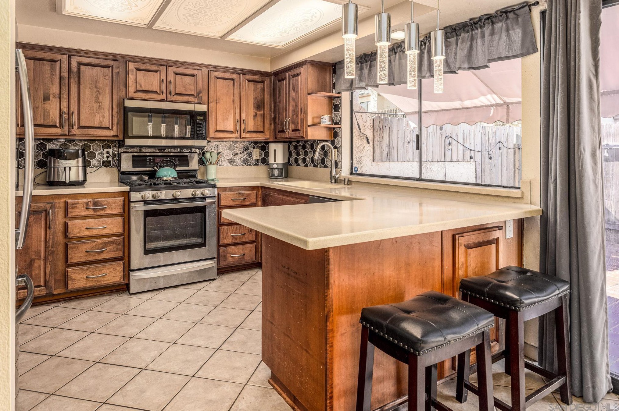 3030 Plaza Natalia, Bonita CA  91902-1607 exterior