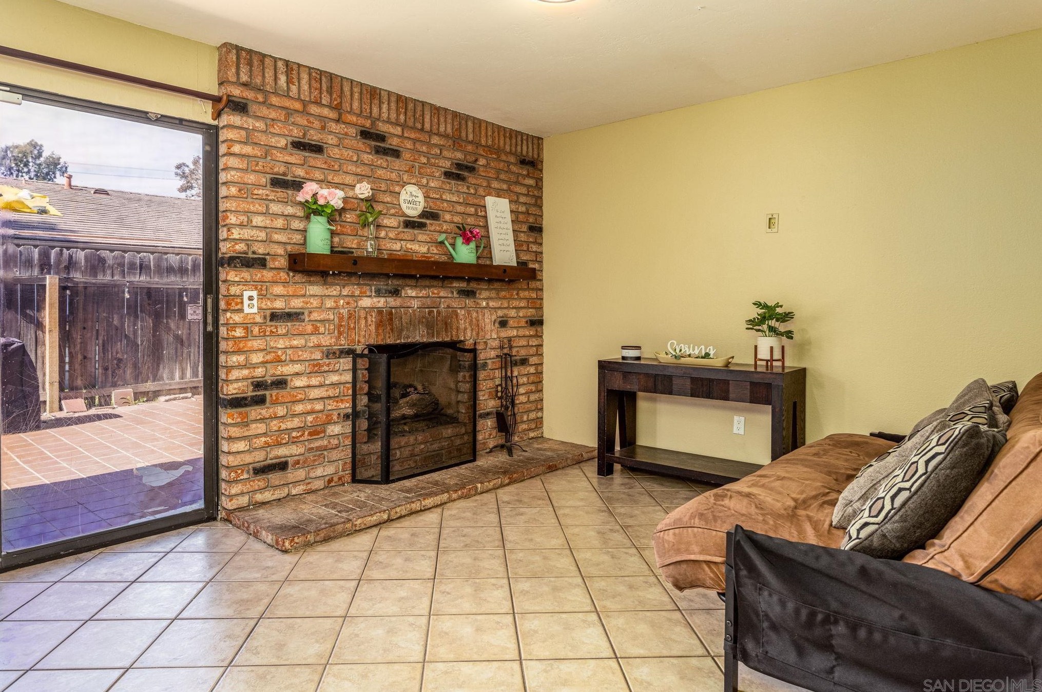 3030 Plaza Natalia, Bonita CA  91902-1607 exterior