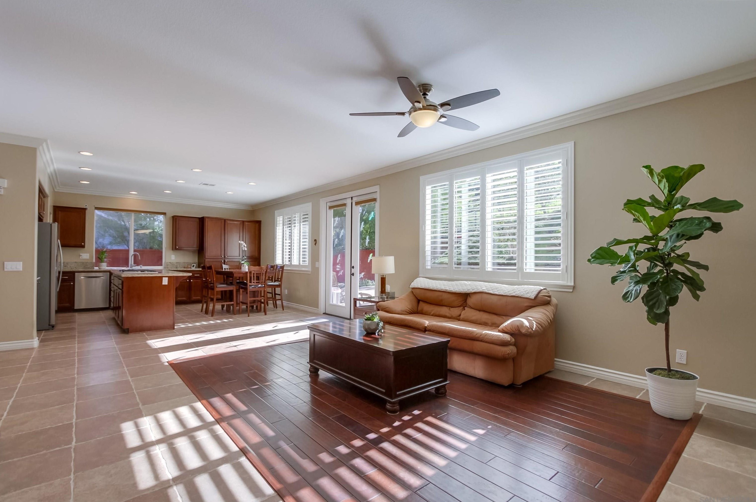 273 Oak Valley Ln, Escondido CA  92027-5338 exterior