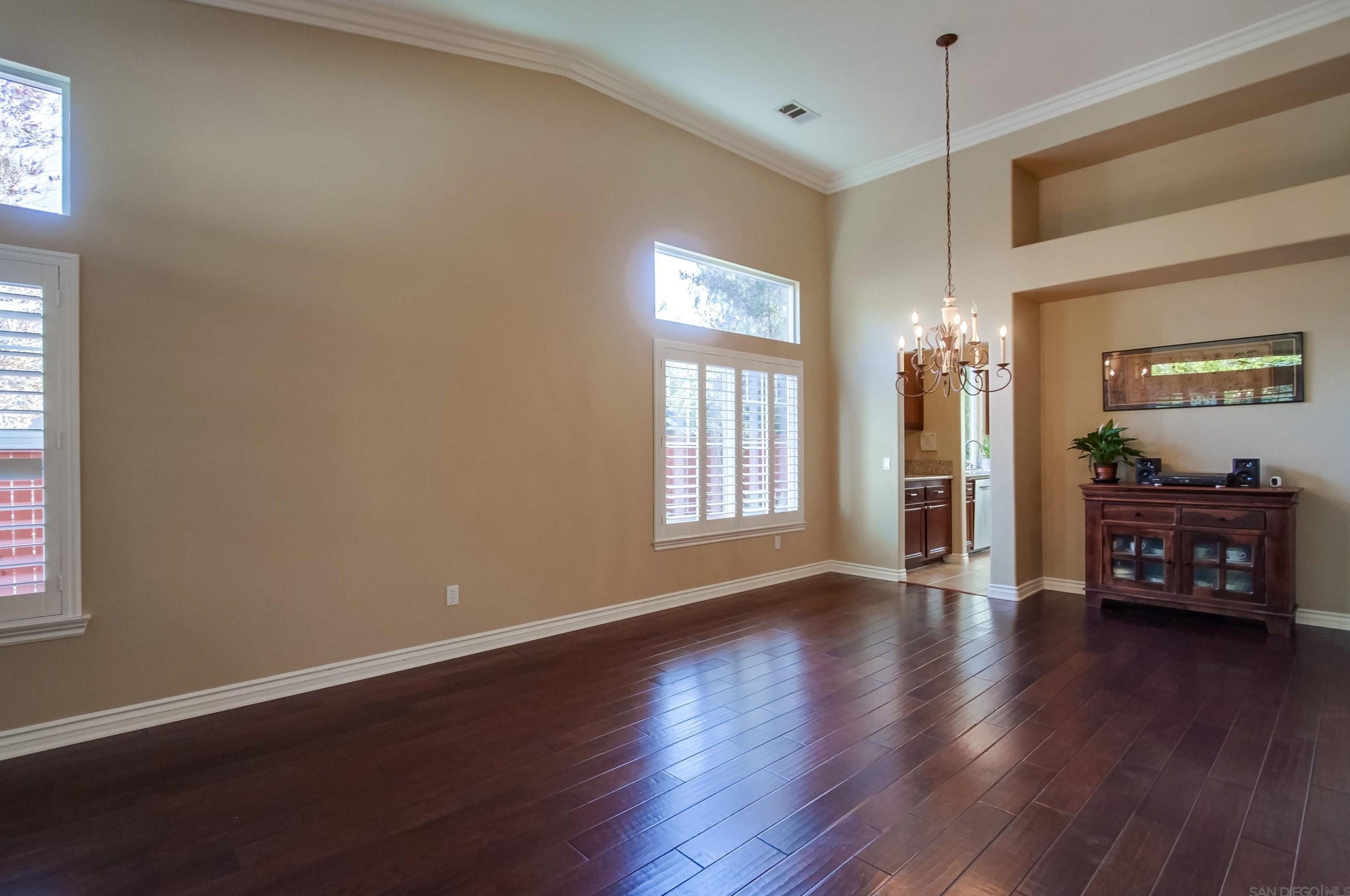 273 Oak Valley Ln, Escondido CA  92027-5338 exterior