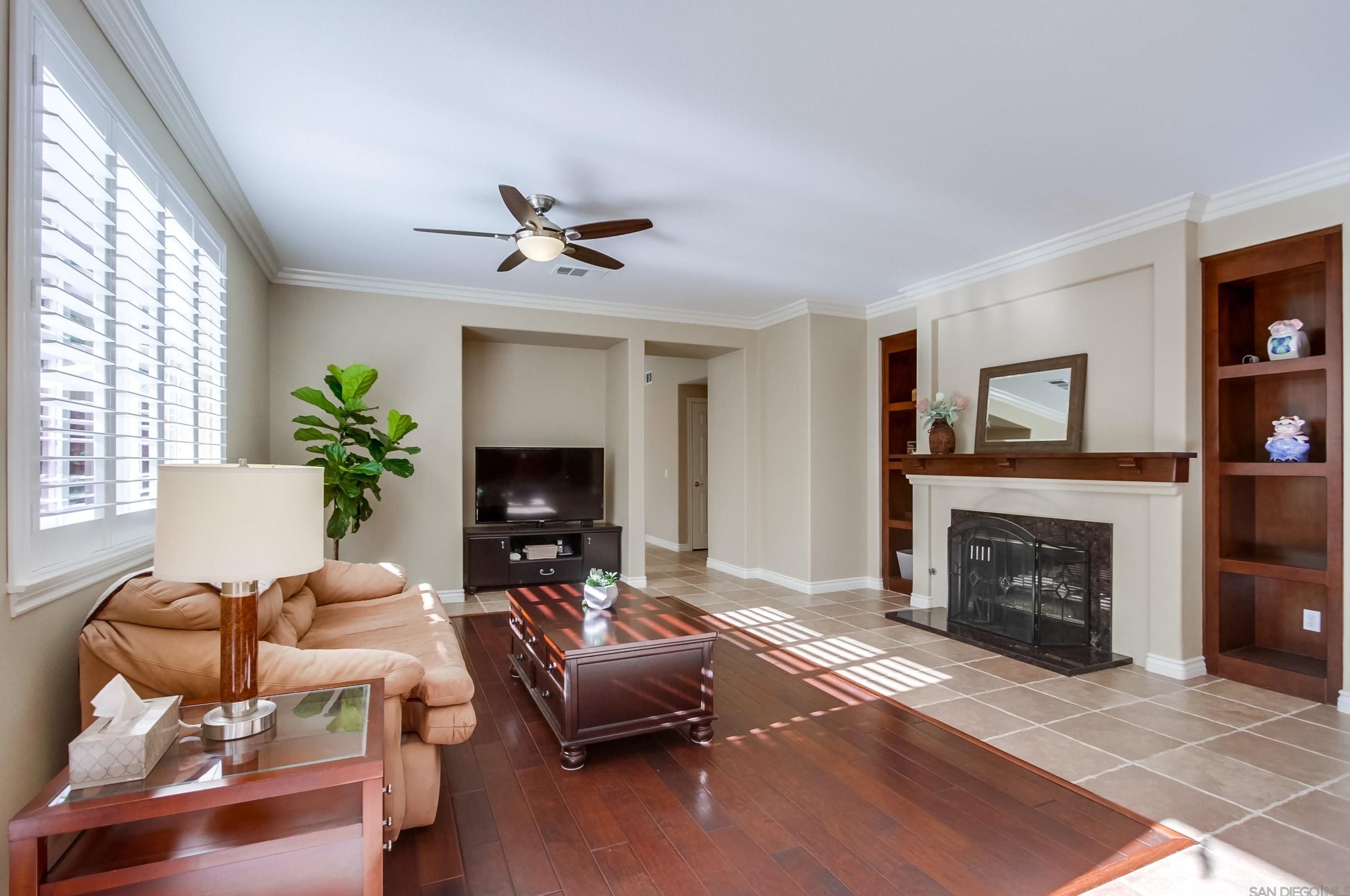 273 Oak Valley Ln, Escondido CA  92027-5338 exterior