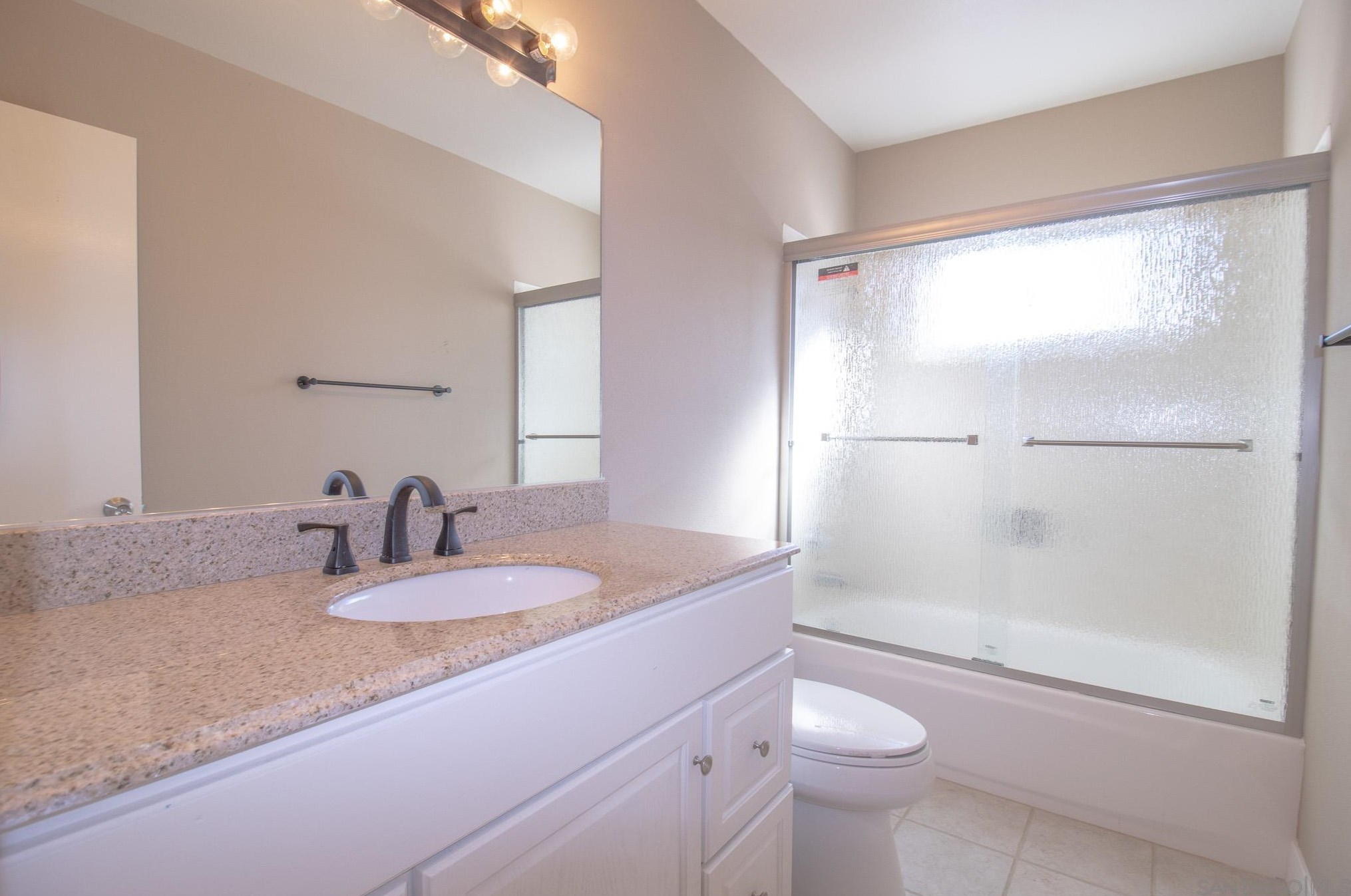 553 Douglas St, Chula Vista CA  91910-6404 exterior