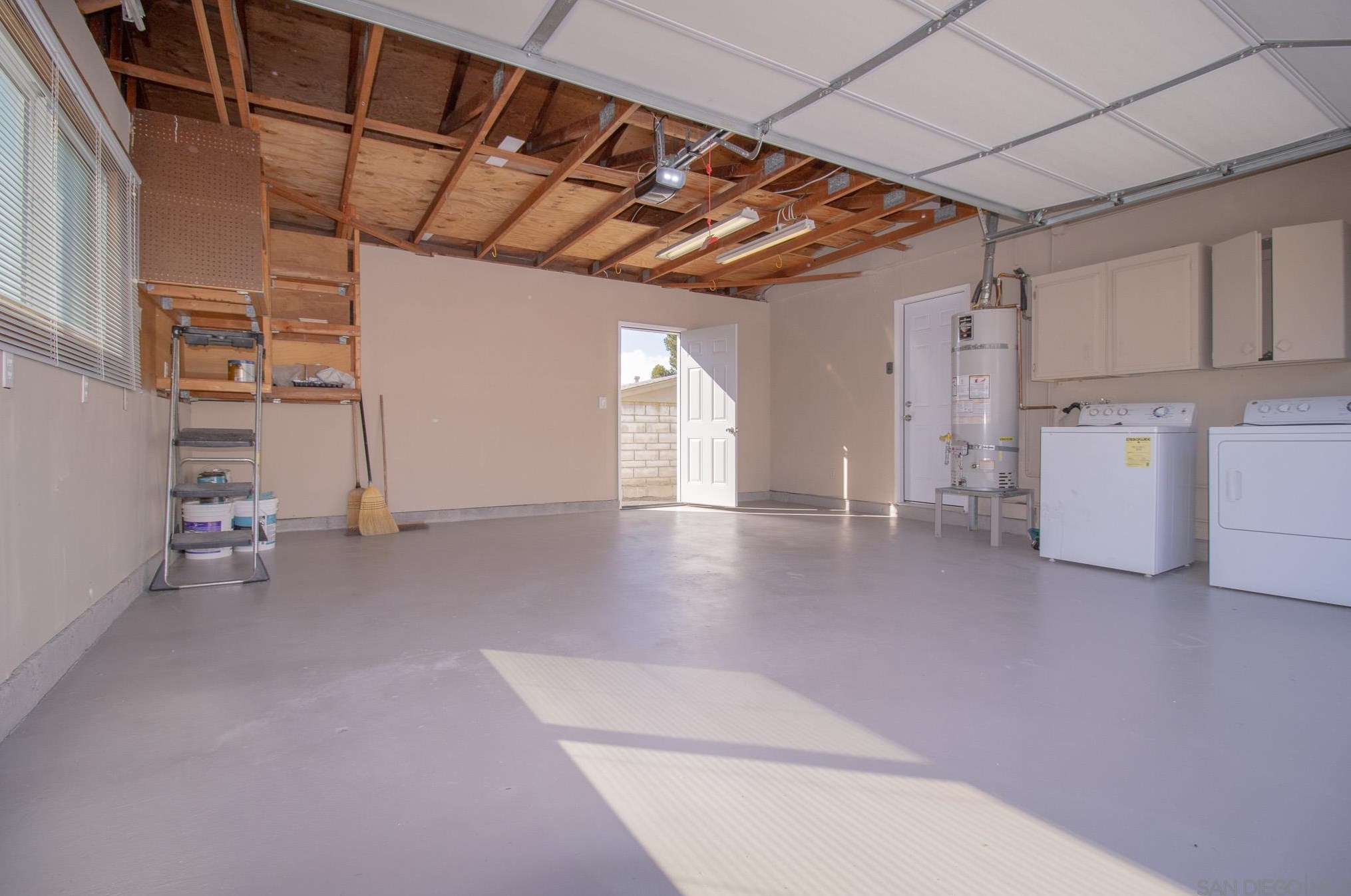 553 Douglas St, Chula Vista CA  91910-6404 exterior