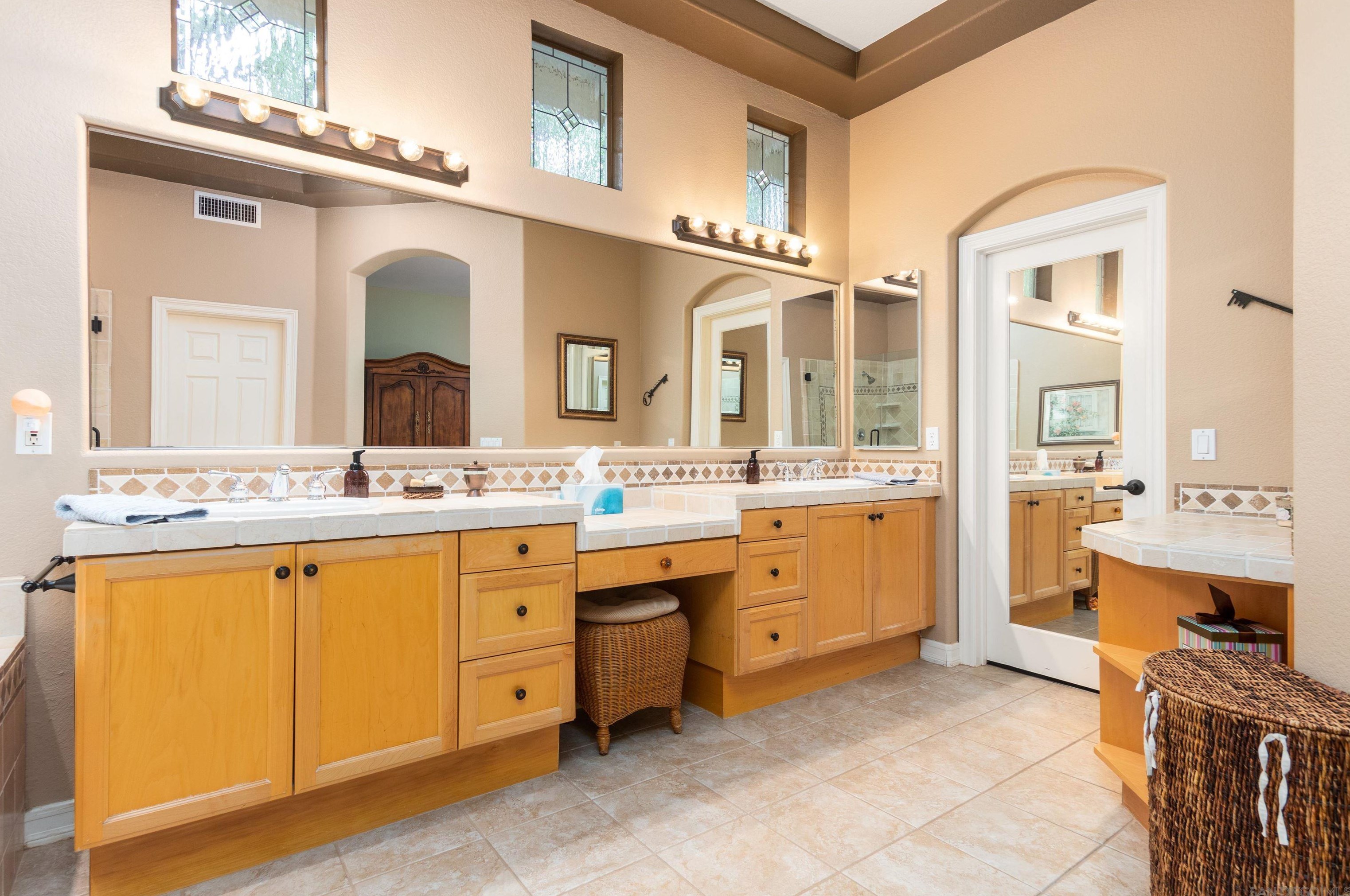 11772 Treadwell Dr, Poway CA  92064-6122 exterior