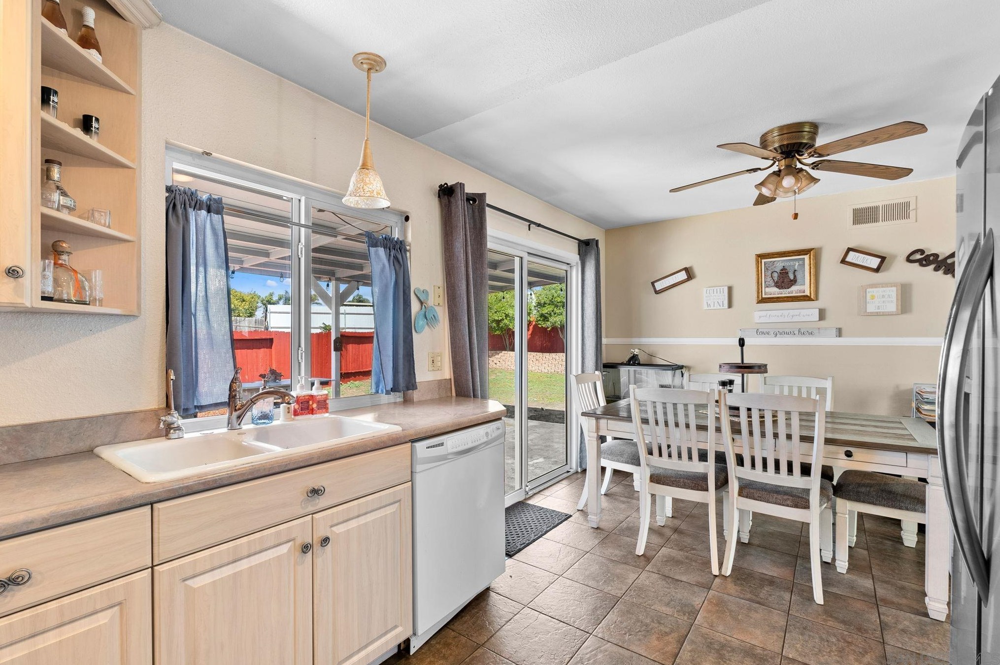 463 Thrush St, Chula Vista CA  91911-3846 exterior