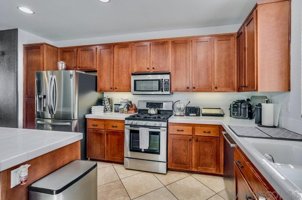 1593 Hackberry Pl, Chula Vista CA  91915-1709 exterior
