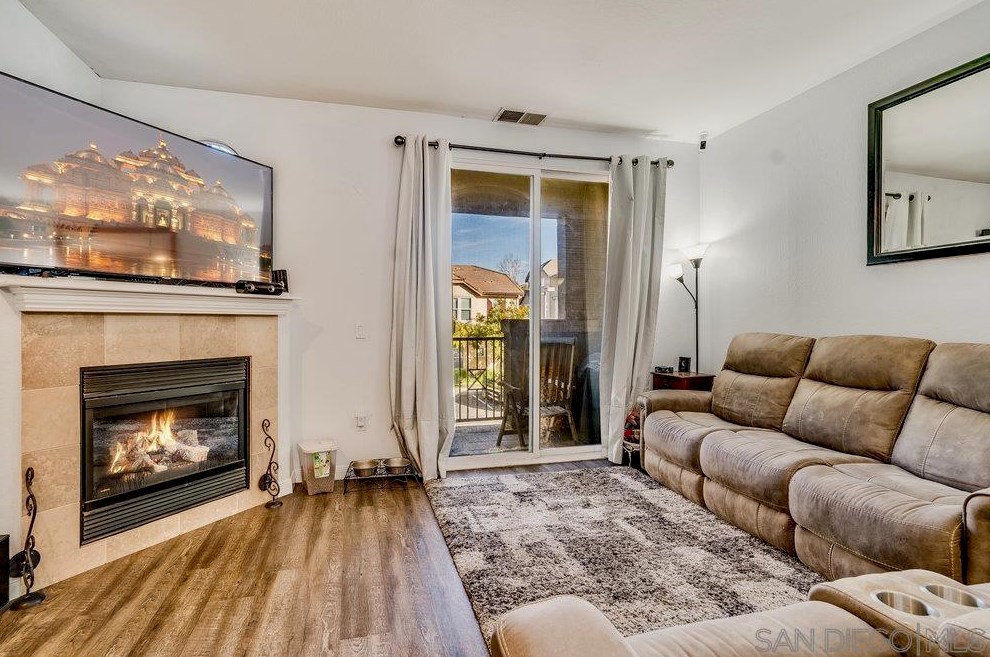 1593 Hackberry Pl, Chula Vista CA  91915-1709 exterior