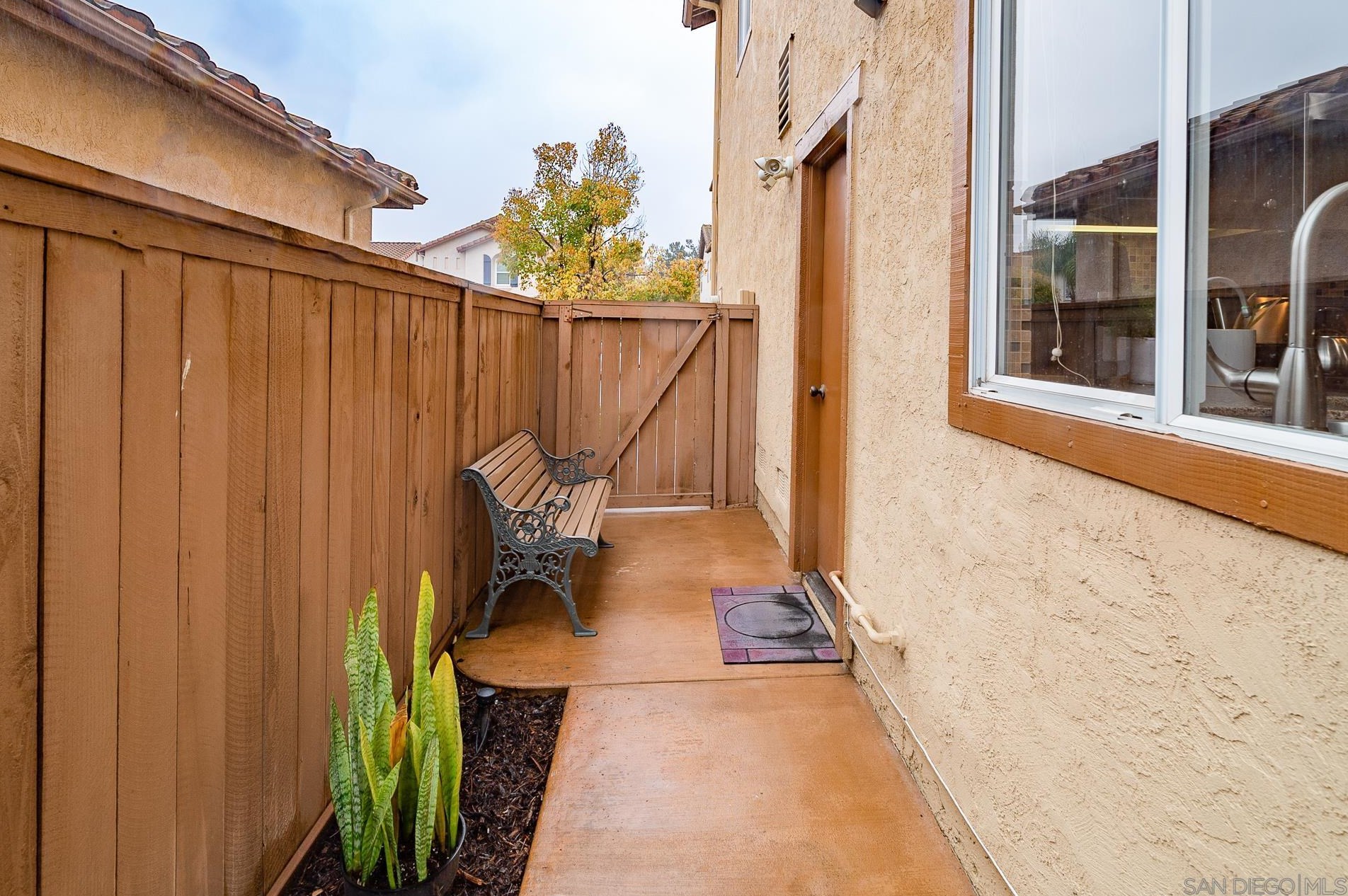 2425 Steamboat Springs Ct, Chula Vista CA  91915-2223 exterior