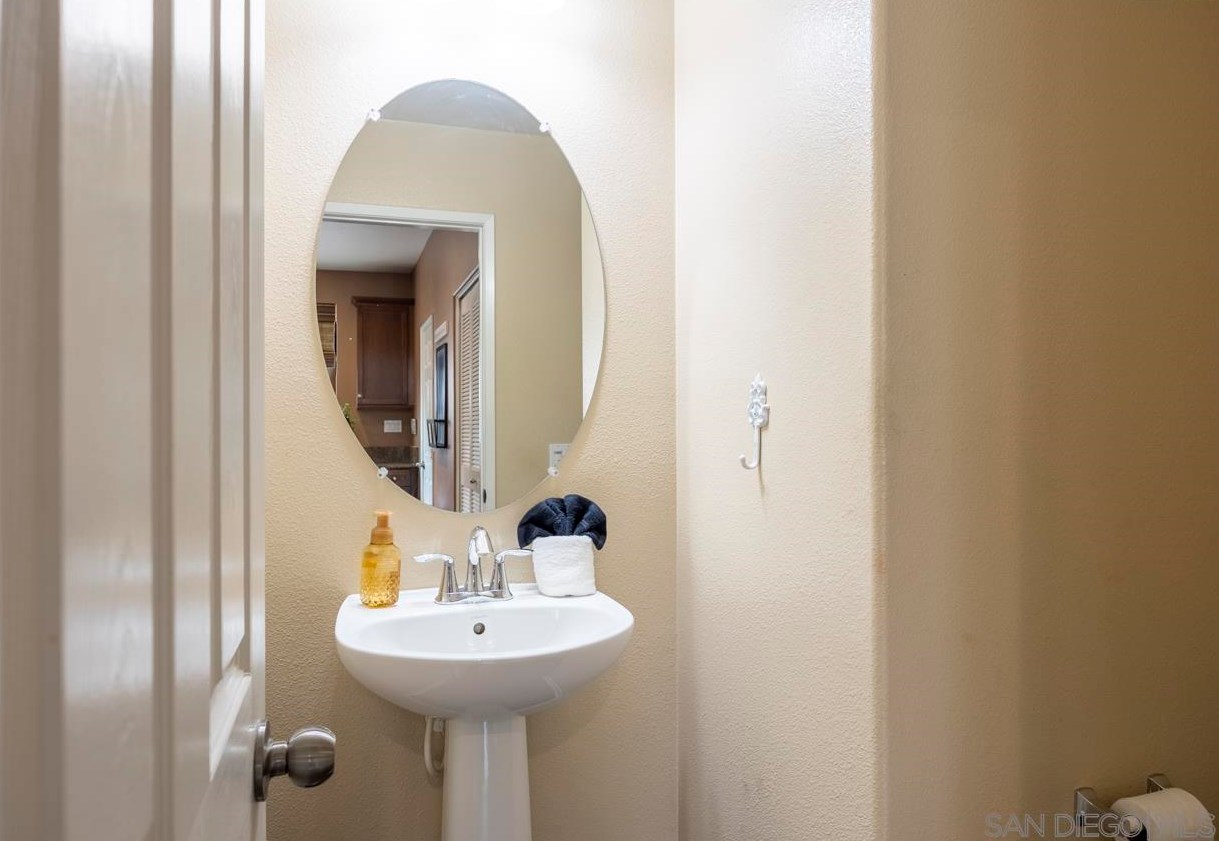 1908 Montilla St, Santee CA  92071-5652 exterior