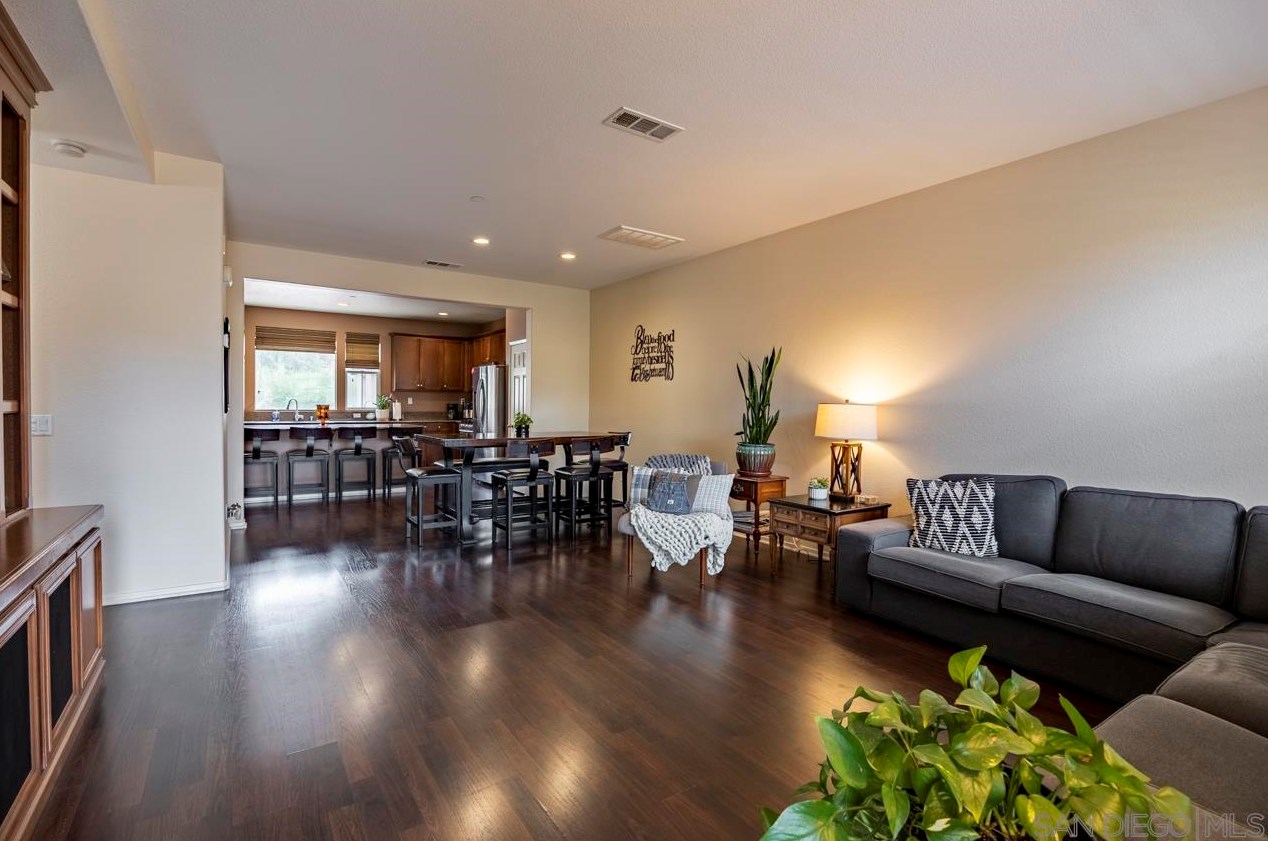1908 Montilla St, Santee CA  92071-5652 exterior