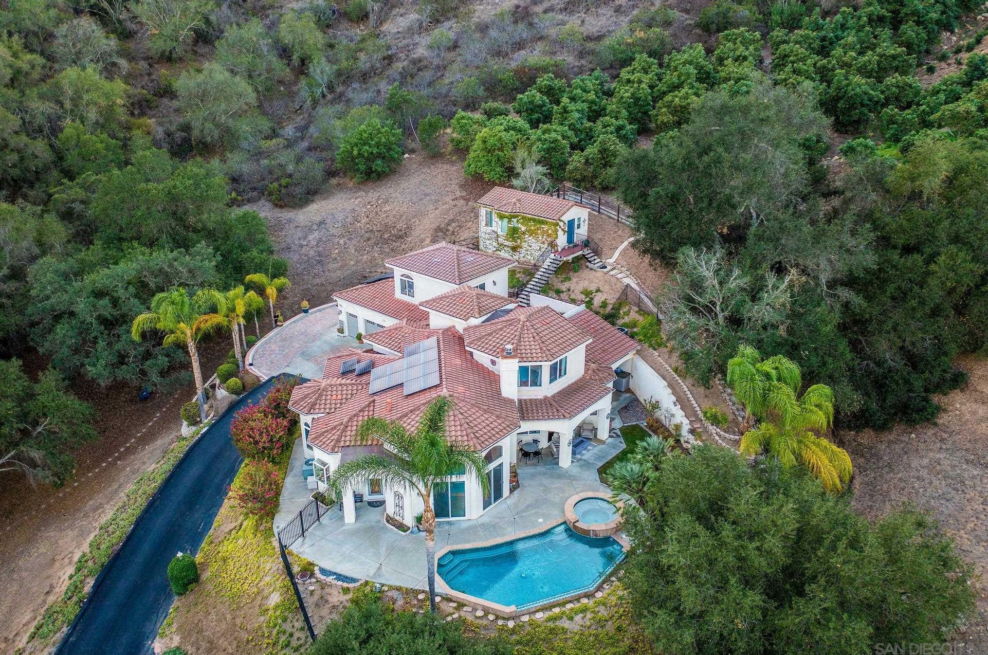 4003 Millagra Dr, Fallbrook CA  92028-8674 exterior