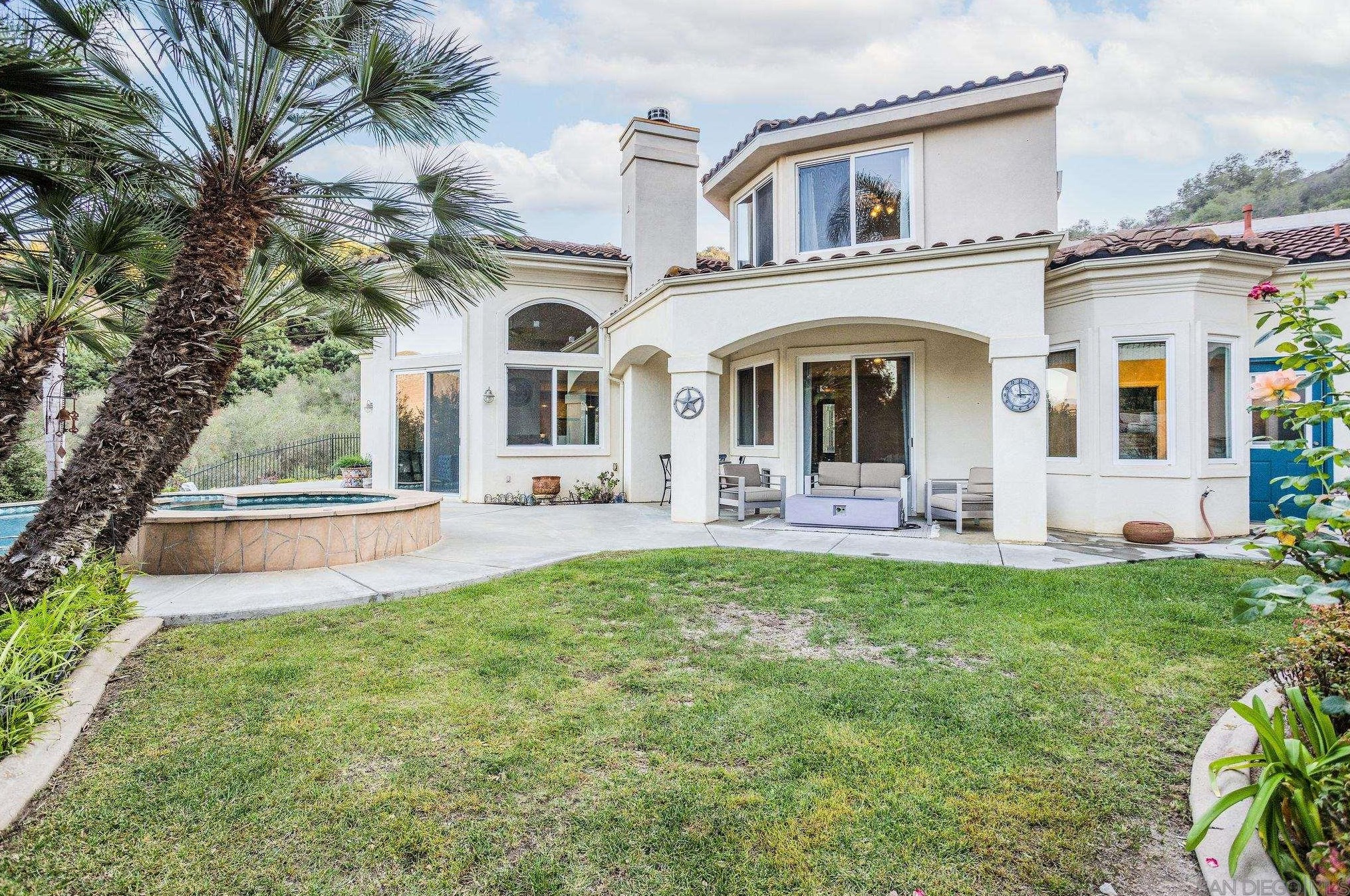4003 Millagra Dr, Fallbrook CA  92028-8674 exterior