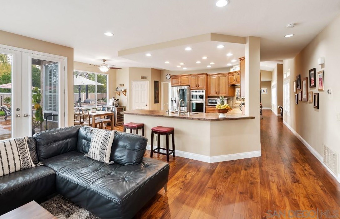 14232 Primrose Ct, Poway CA  92064-2348 exterior