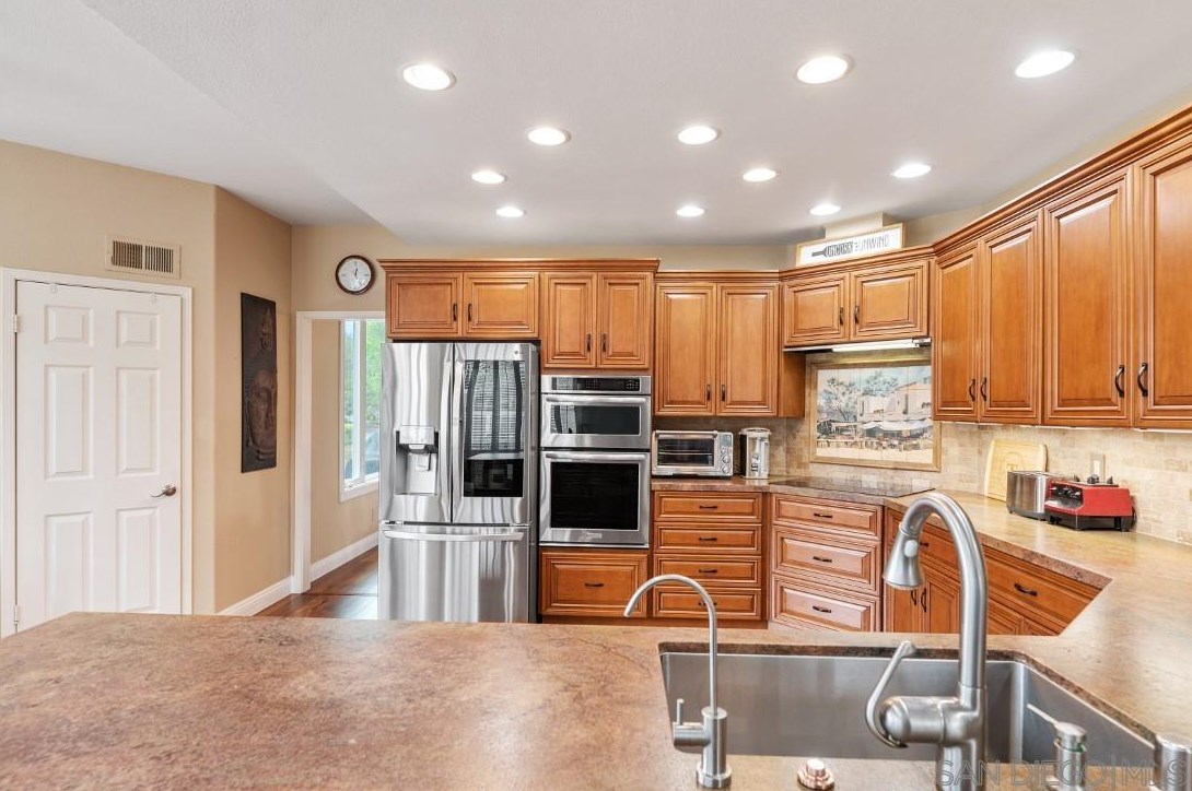 14232 Primrose Ct, Poway CA  92064-2348 exterior