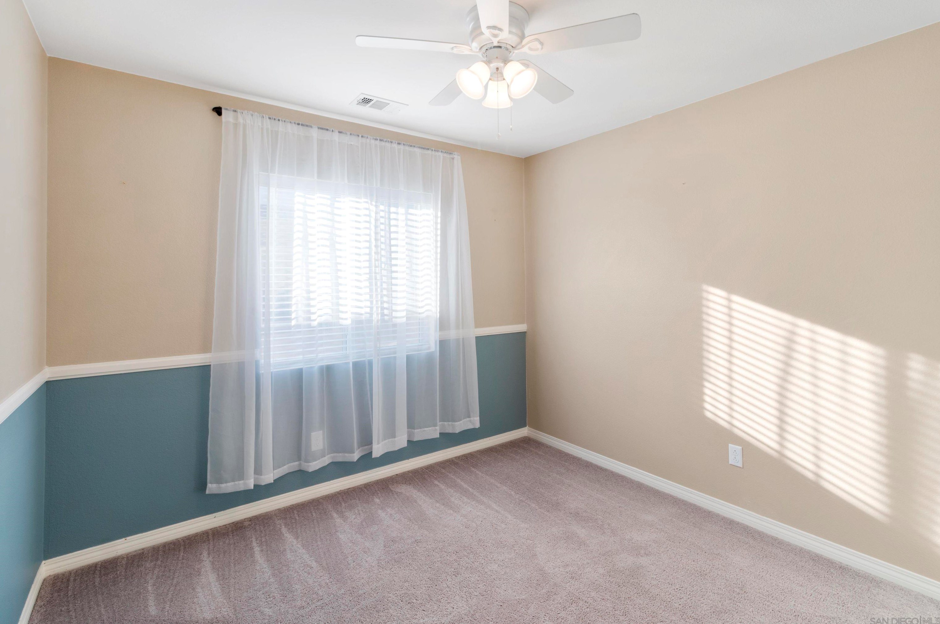 31584 Blossom Hill Ct, Murrieta CA  92563-3327 exterior