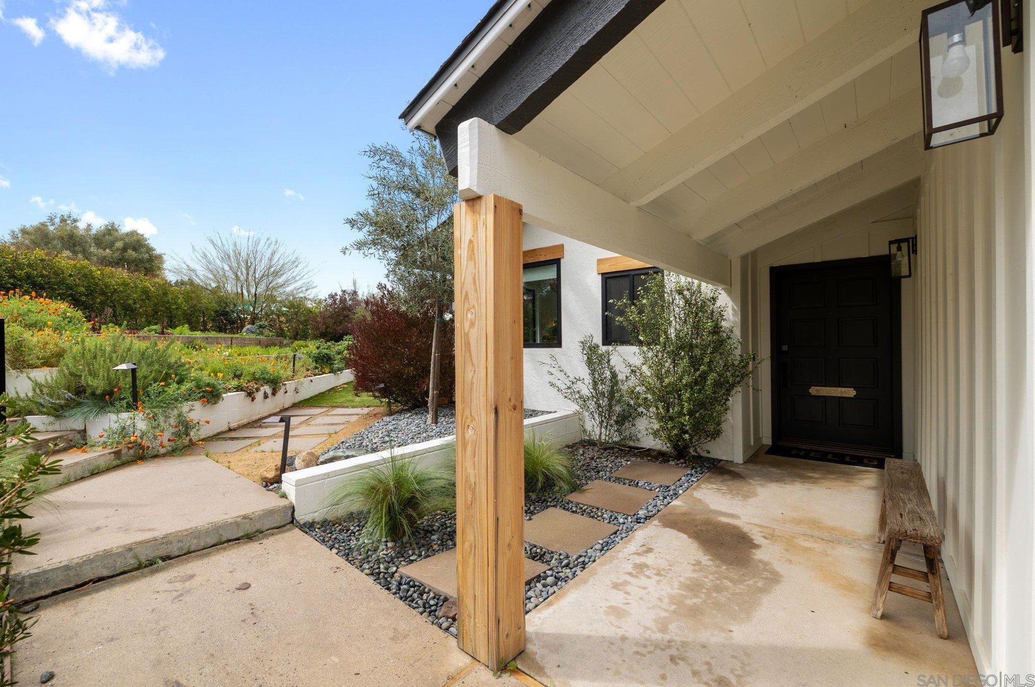 3550 Laketree Dr, Fallbrook CA  92028-8881 exterior