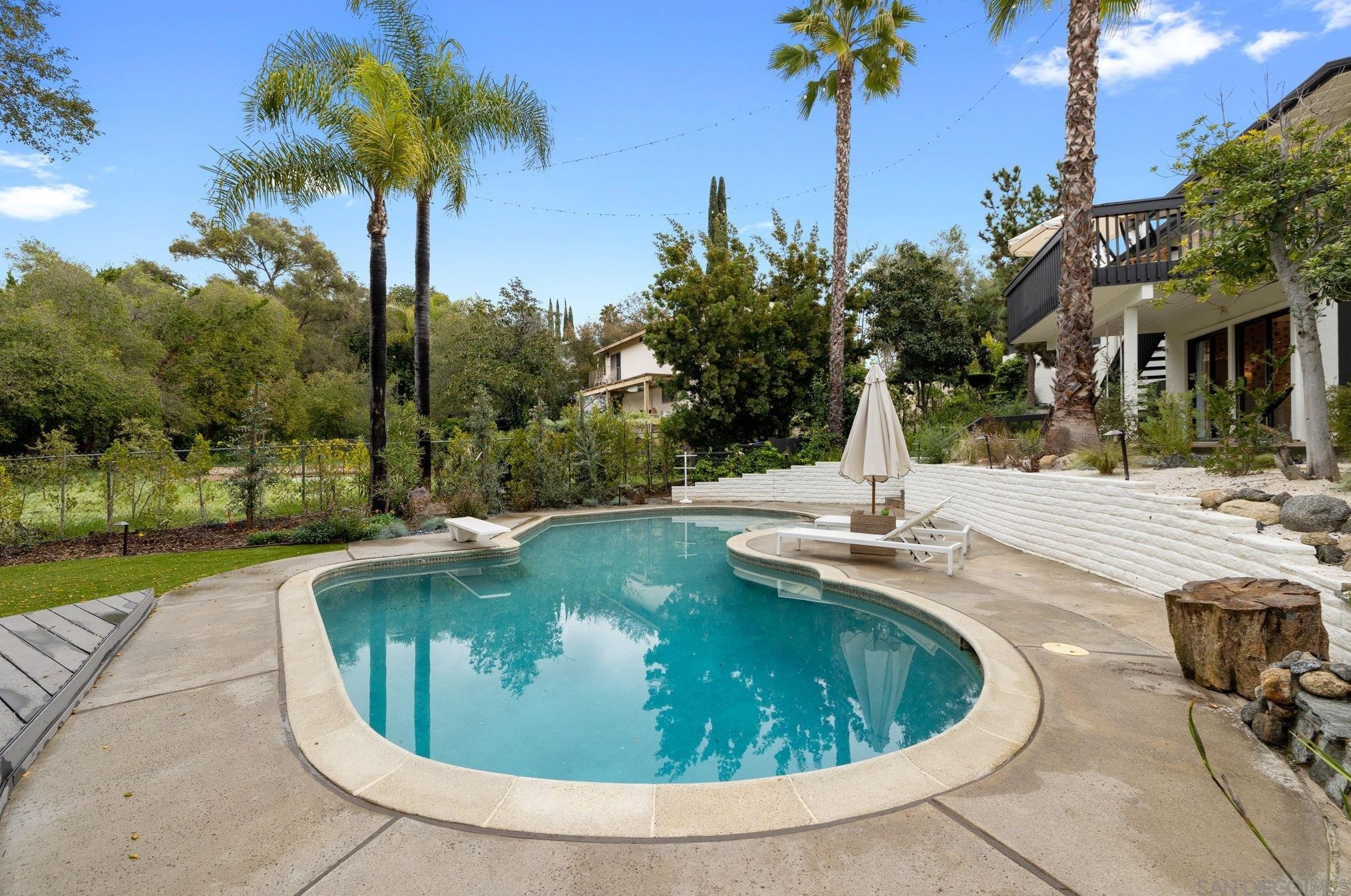 3550 Laketree Dr, Fallbrook CA  92028-8881 exterior