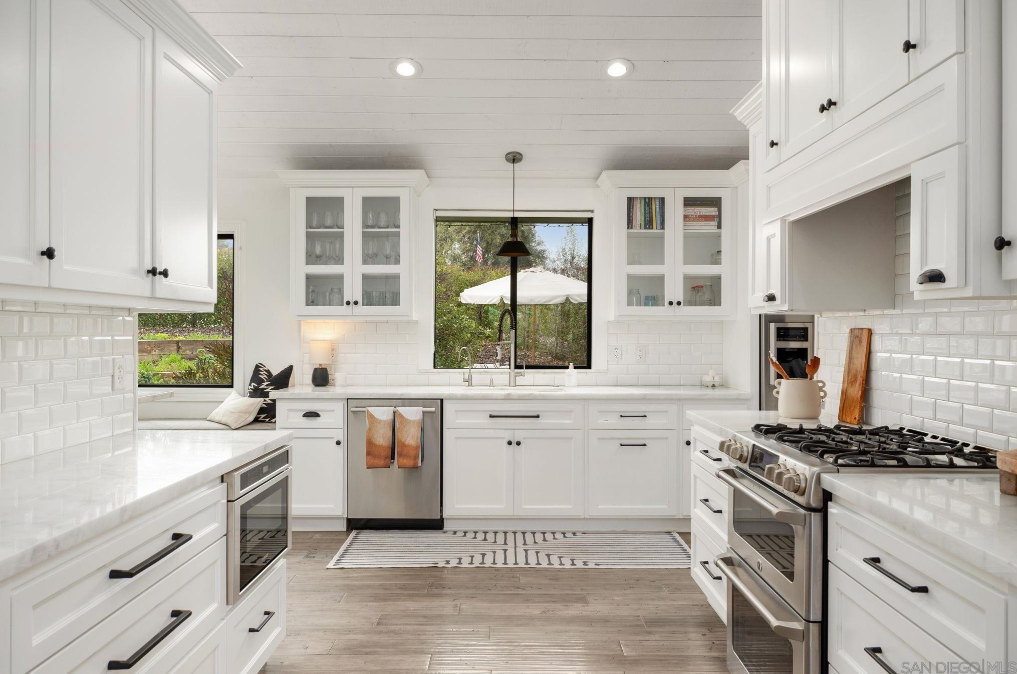 3550 Laketree Dr, Fallbrook CA  92028-8881 exterior